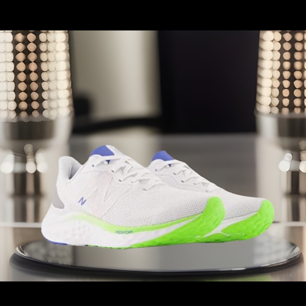 New Balance Fresh Foam Arishi v4 'White Pixel Green Womens Running Shoe Sz 8